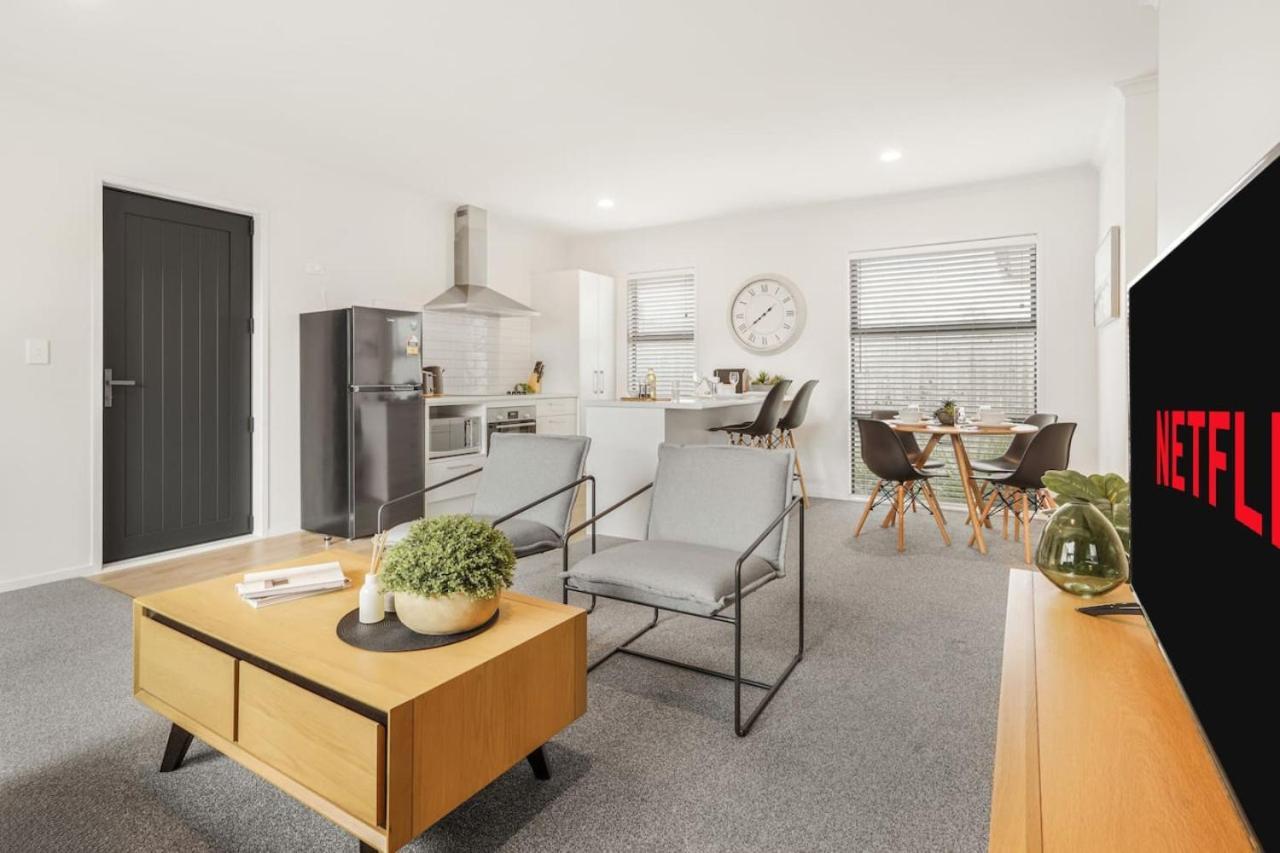 Modern And Central With 2 Ensuites -By Kosh Bnb Hamilton Exteriér fotografie