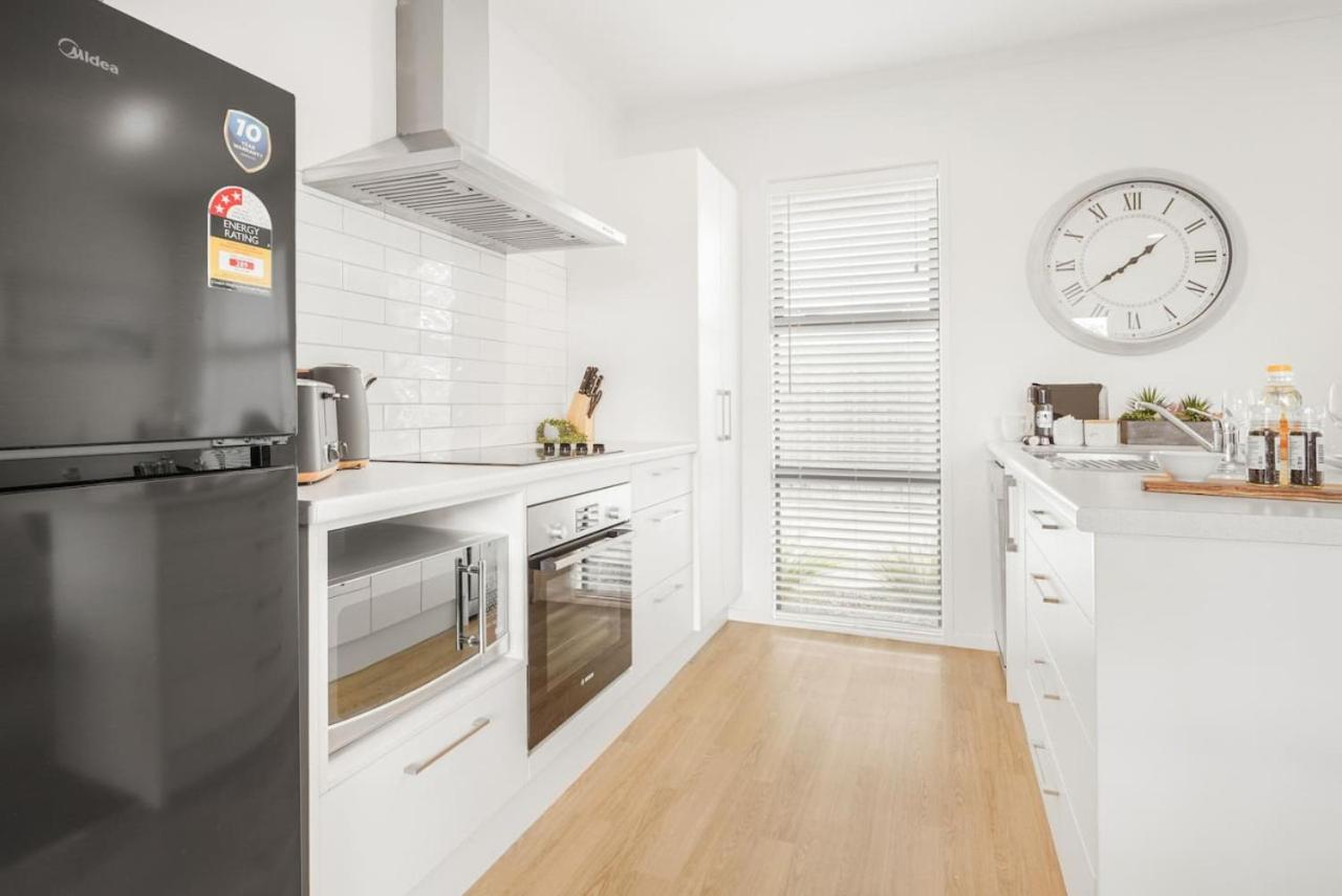 Modern And Central With 2 Ensuites -By Kosh Bnb Hamilton Exteriér fotografie