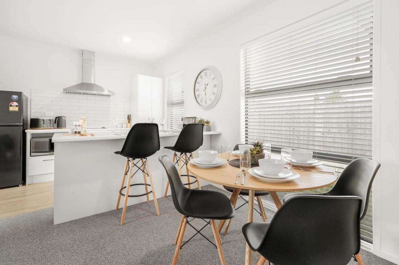 Modern And Central With 2 Ensuites -By Kosh Bnb Hamilton Exteriér fotografie